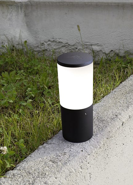 Luminaire extérieur Amelia 250 noir, diffuseur opale, LED E27 A60 8,5W CCT (kit) - Fumagalli