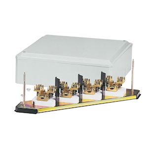 [LEG033074] Grille standard IP 305, 4 pôles - Legrand