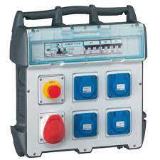 [LEG058953] Coffret de prises 4 postes NF C + arrêt d'urgence + 32A 3P+T 400V - Legrand